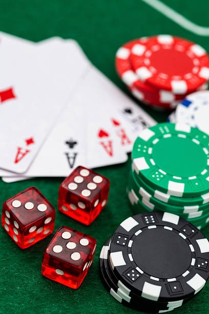 jalur 777 mobile app interface showing sportsbook and live-dealer options